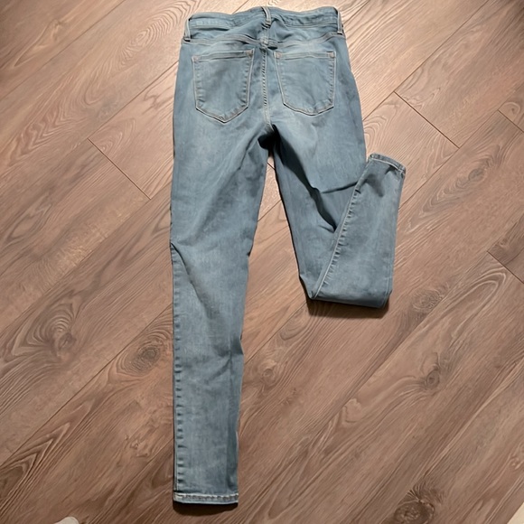 Old Navy size 6 jeans - Picture 4 of 4